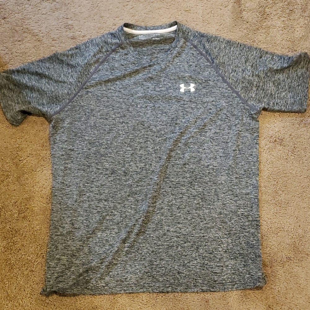 Under Armour large t-shirt